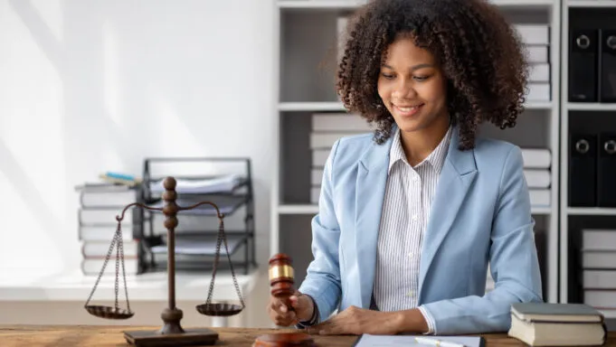 Что делать, если застройщик сдал дом, но подключение к коммуникациям «зависло»