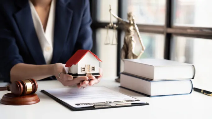 Как не попасть в ловушку при покупке квартиры по переуступке