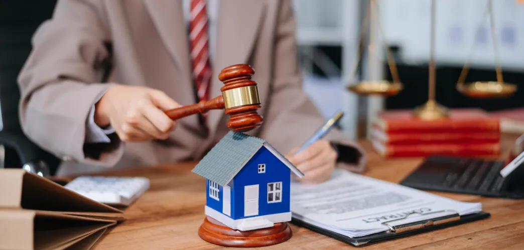 Прописка без права собственности: какие подводные камни у временной регистрации