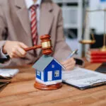 Прописка без права собственности: какие подводные камни у временной регистрации