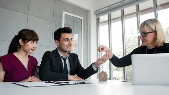 Застройщик переносит срок сдачи уже в третий раз: что реально можно сделать